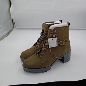 Anne Klein ABlaze, Olive, Women's Size 9